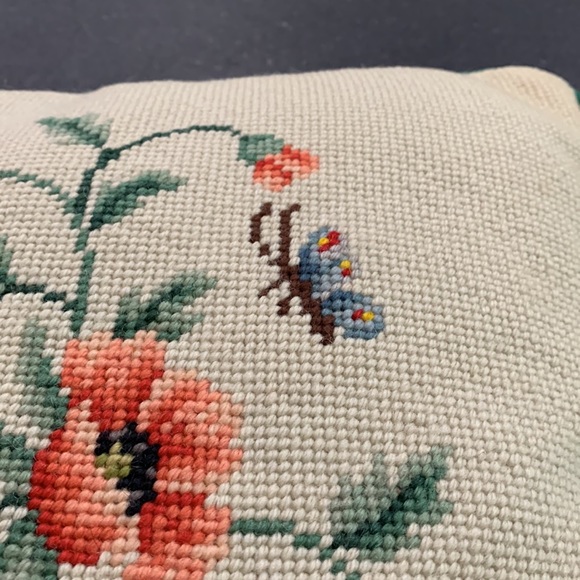 Vintage embroidered floral butterfly pillow green velvet - Picture 5 of 5